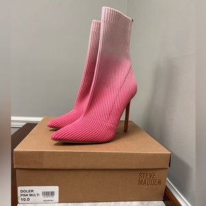 Steve Madden Doler Heeled above ankle boots in Pink Ombré Size 10